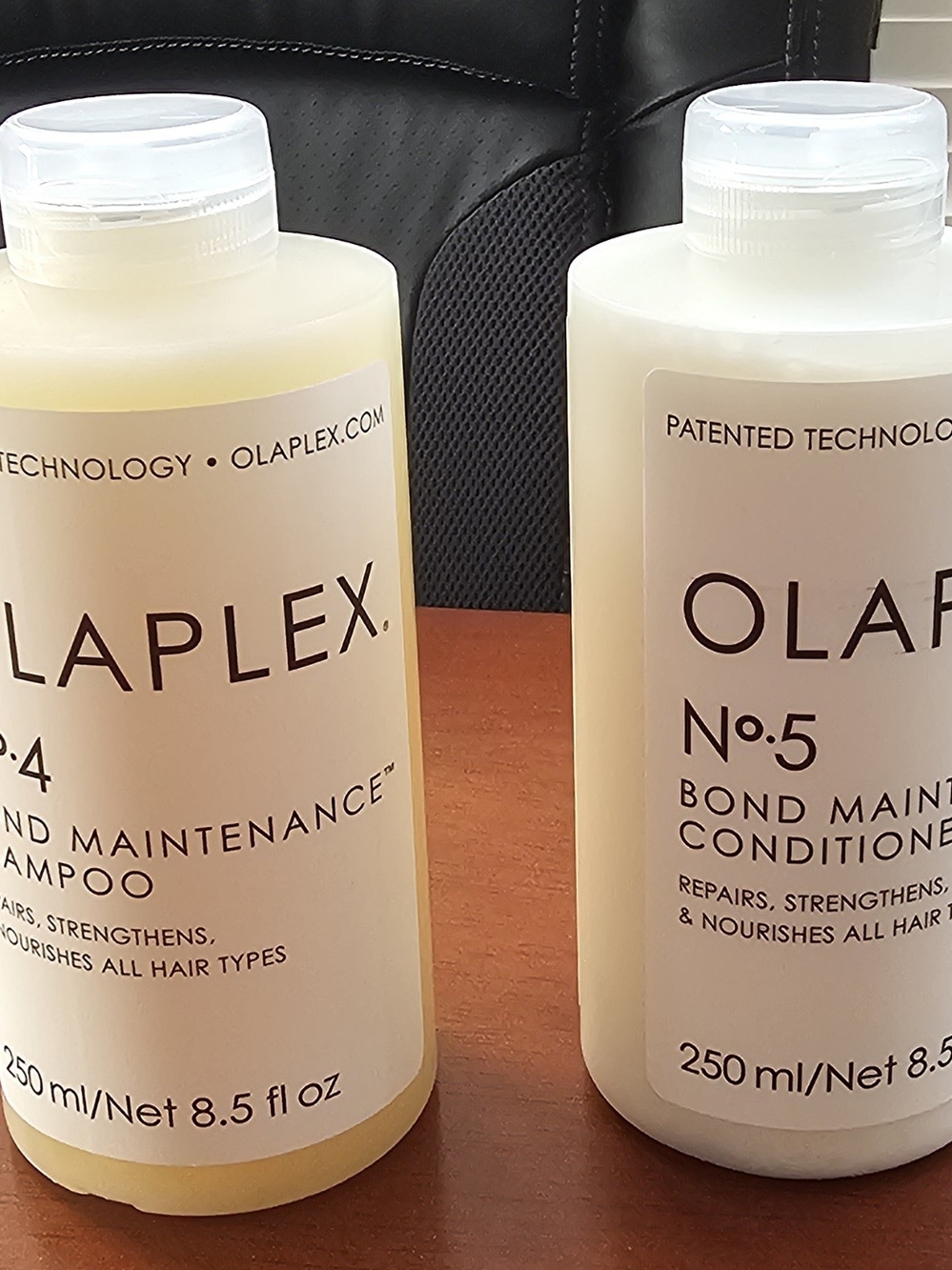 Olaplex No.4 & No.5 Bond Maintenance Shampoo & Conditioner (Creamy Off-White)